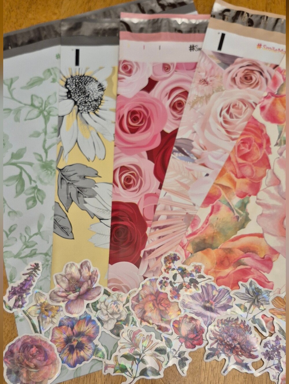 Poly Mailer Floral Assorted 50 Piece Set - 25 Poly Mailers & 25 Flower Stickers